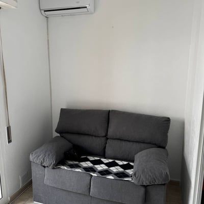 Аренда уютной студии с балконом, Торревьеха, Испания